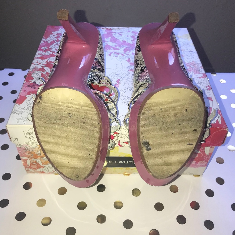 CHINESE LAUNDRY MULTI-COLORED ASHANTI HEELS - Picture 6 of 8